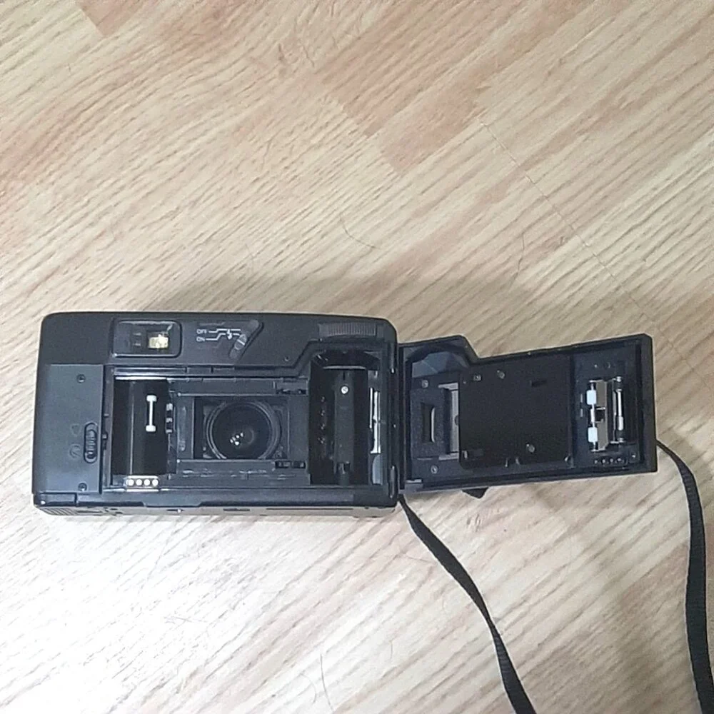 Pentax IQ Zoom 70‎ Date Camera 35mm Point and Shoot 70mm Tele Macro Not Tested